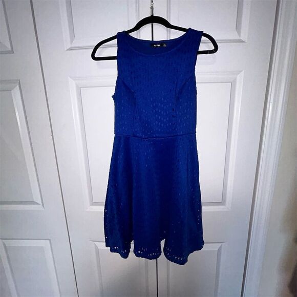 Apt 9 Women's Blue Fit & Flare Knee-Length Dress Size 8 Sleeveless - Picture 4 of 7
